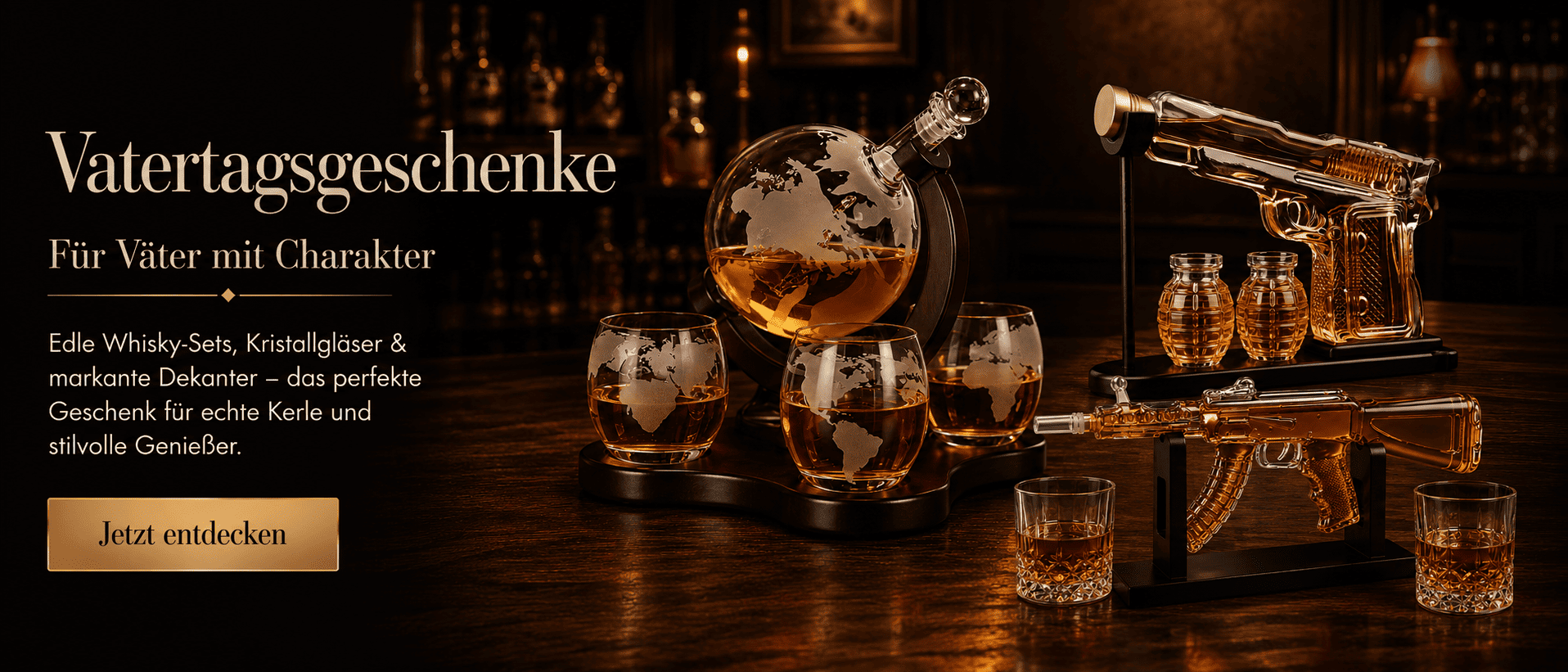 Vatertagsgeschenke mit Globus-Whisky-Dekanter, Pistolen-Dekanter, Gewehr-Dekanter und Kristallgläsern in luxuriösem Bar-Ambiente.
